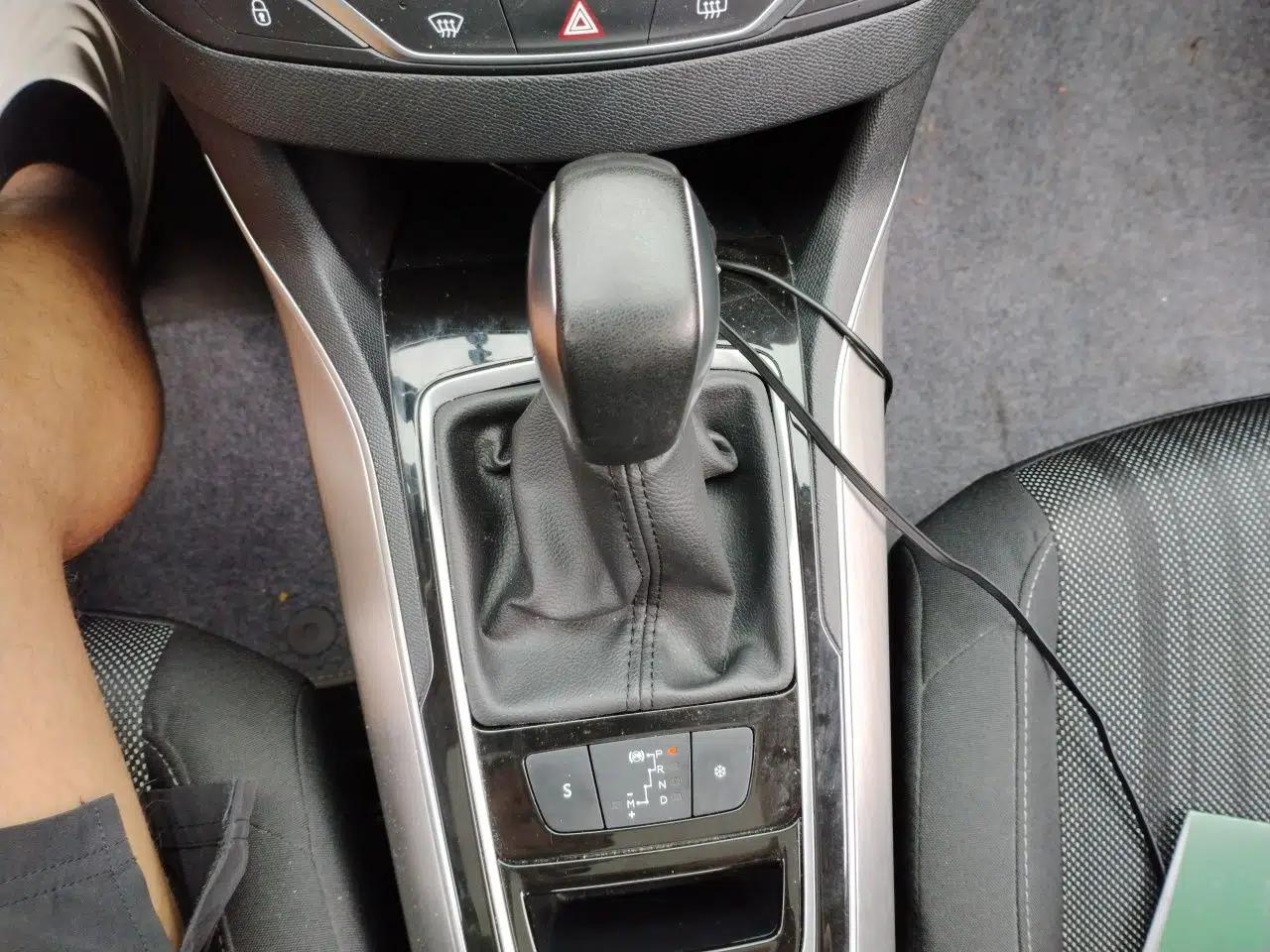 Peugeot 308S 2015 1.6T Automatic Jingchi Edition — миниатюра 14