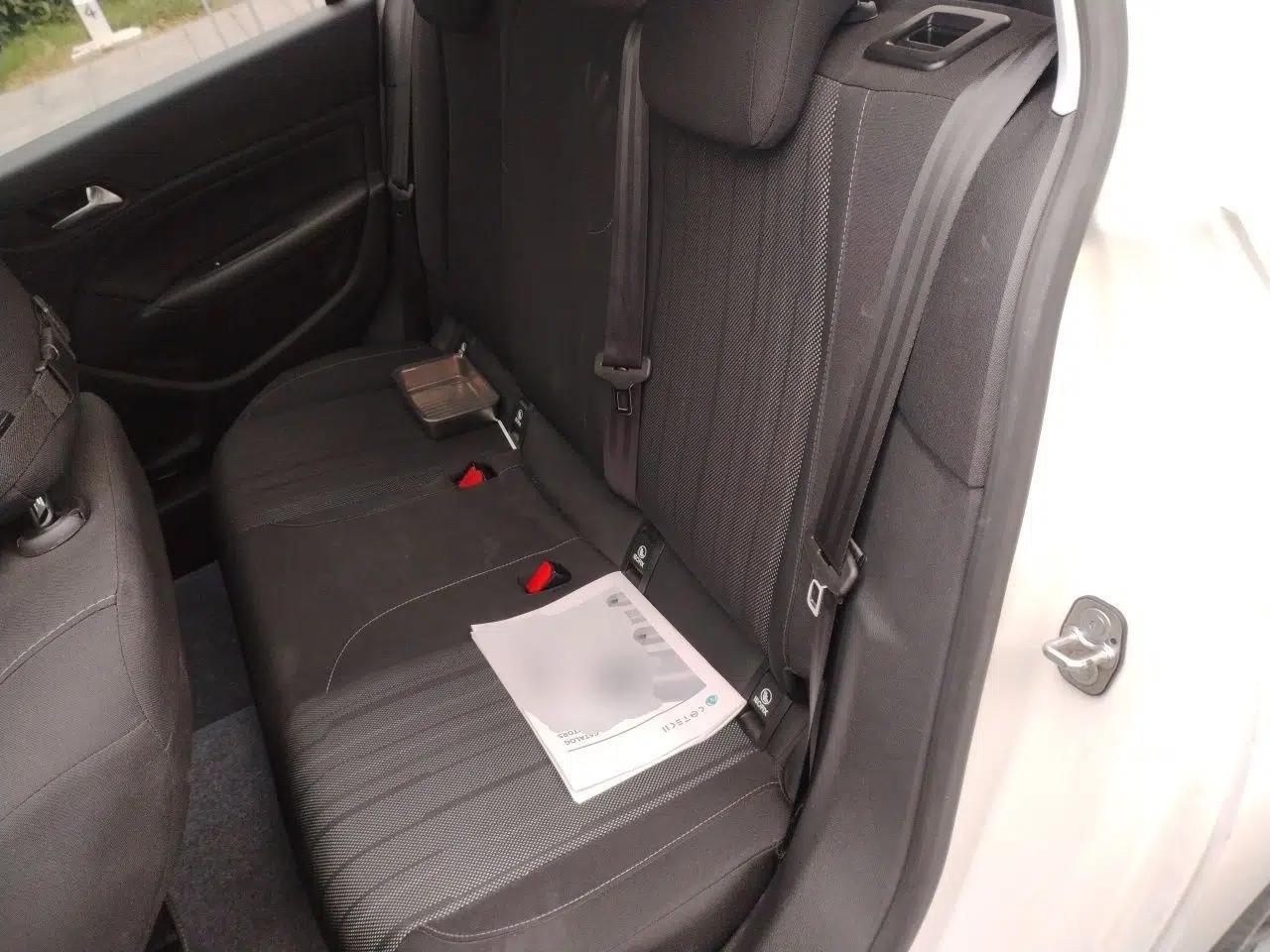 Peugeot 308S 2015 1.6T Automatic Jingchi Edition — миниатюра 17