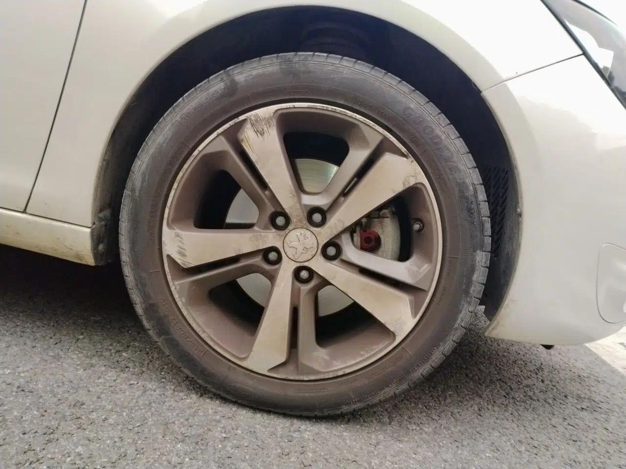 Peugeot 308S 2015 1.6T Automatic Jingchi Edition — миниатюра 8