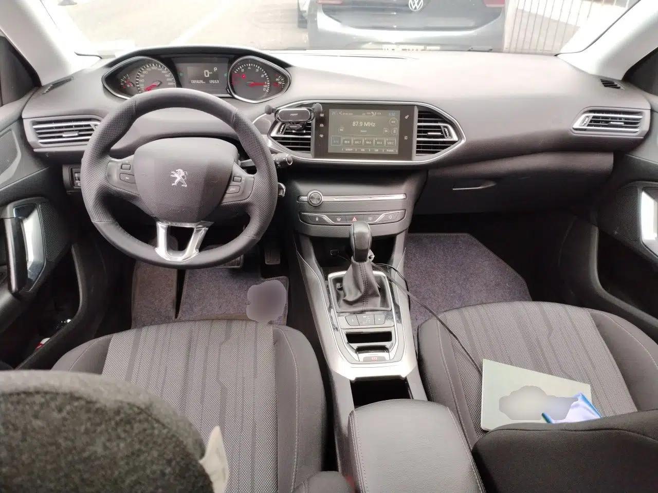 Peugeot 308S 2015 1.6T Automatic Jingchi Edition — миниатюра 9