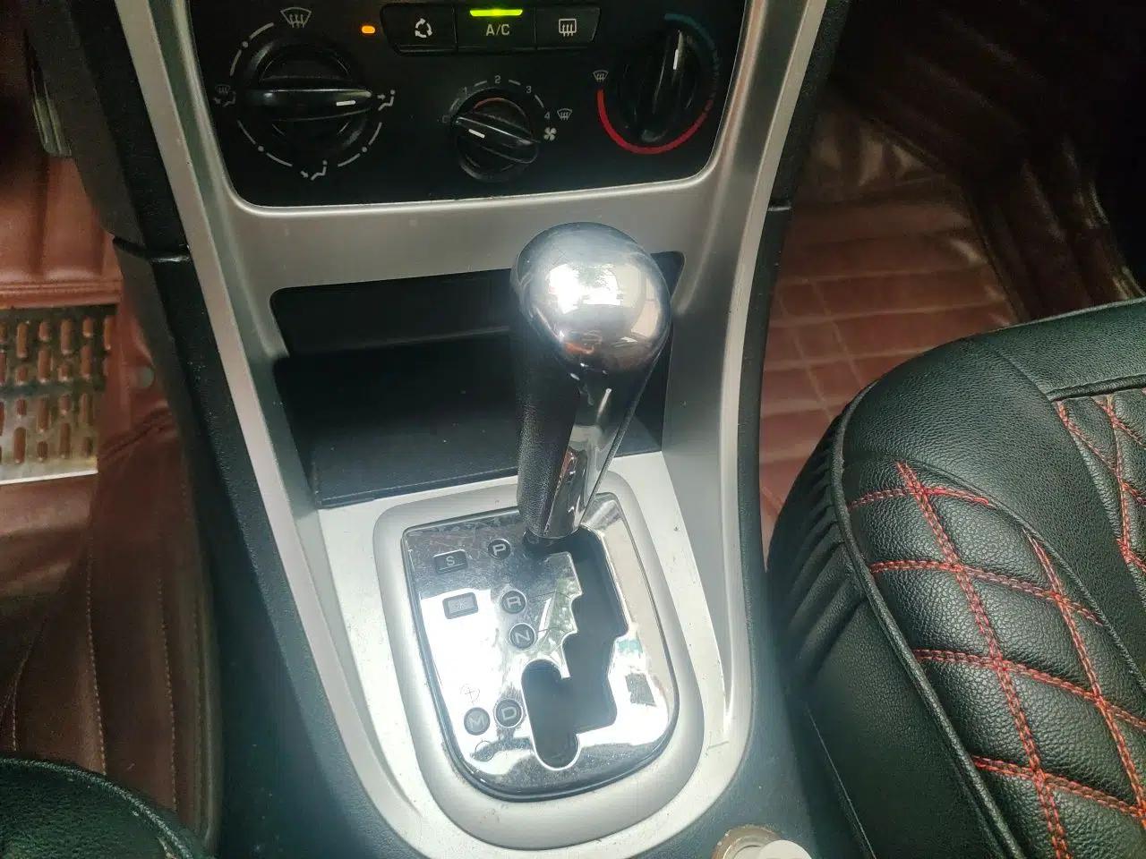 Peugeot 307 2010 Hatchback 1.6L Automatic Comfort Edition — миниатюра 14