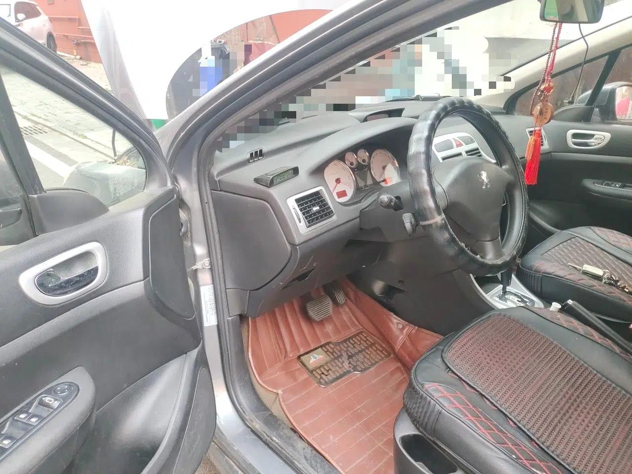 Peugeot 307 2010 Hatchback 1.6L Automatic Comfort Edition — миниатюра 16