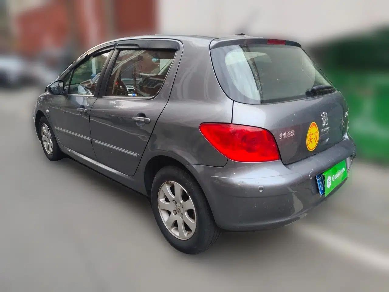 Peugeot 307 2010 Hatchback 1.6L Automatic Comfort Edition — миниатюра 4