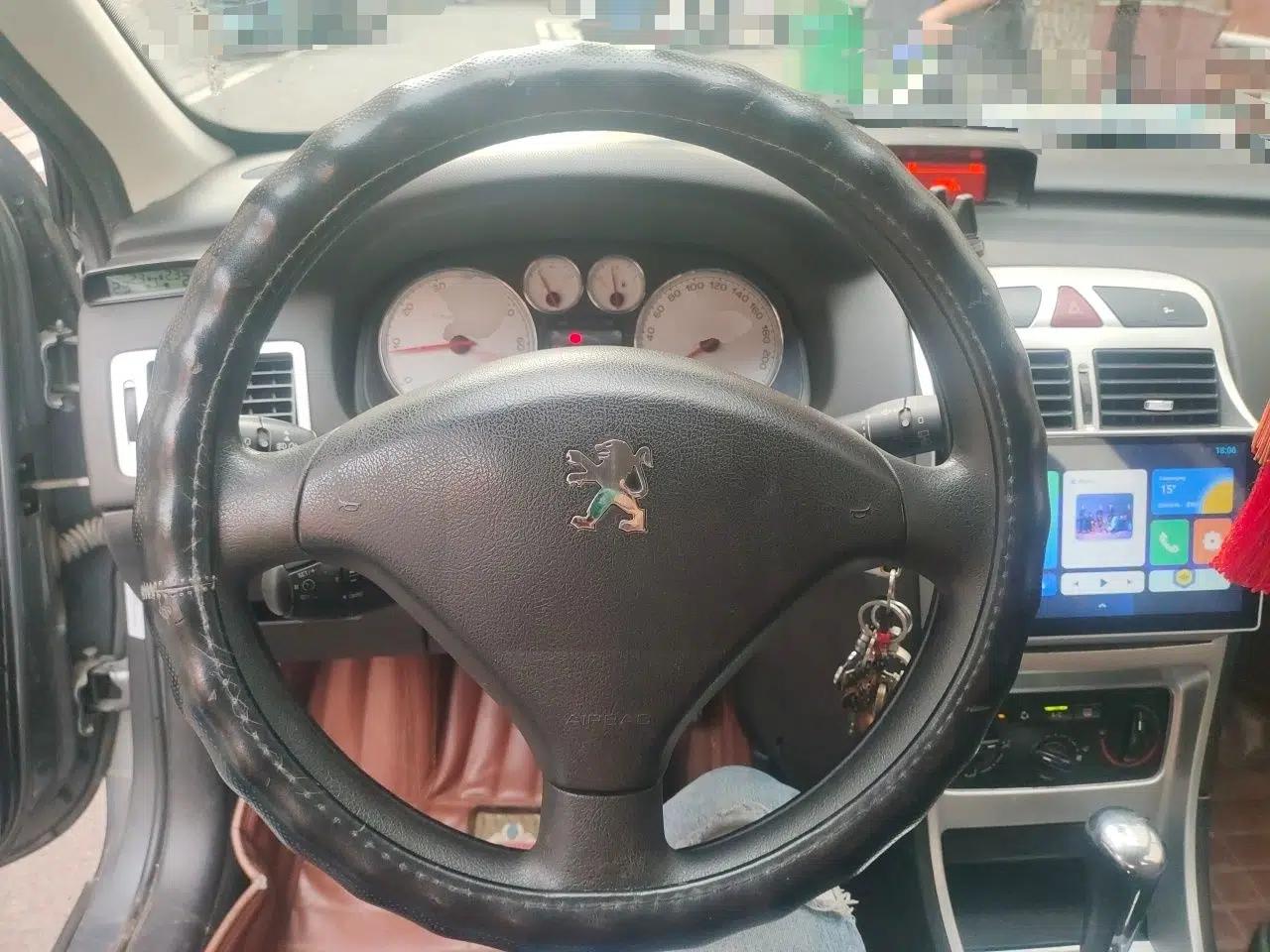 Peugeot 307 2010 Hatchback 1.6L Automatic Comfort Edition — миниатюра 10