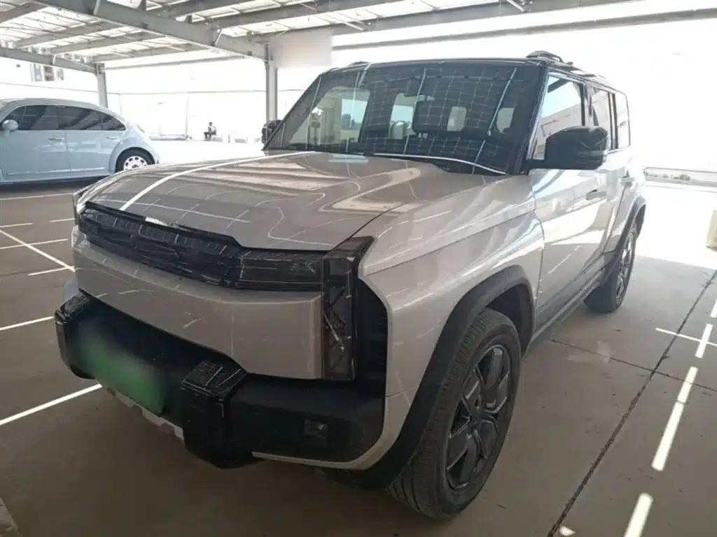 iCAR 03T 2024 Model 501km Four-Wheel Drive Long Range Version — миниатюра 1