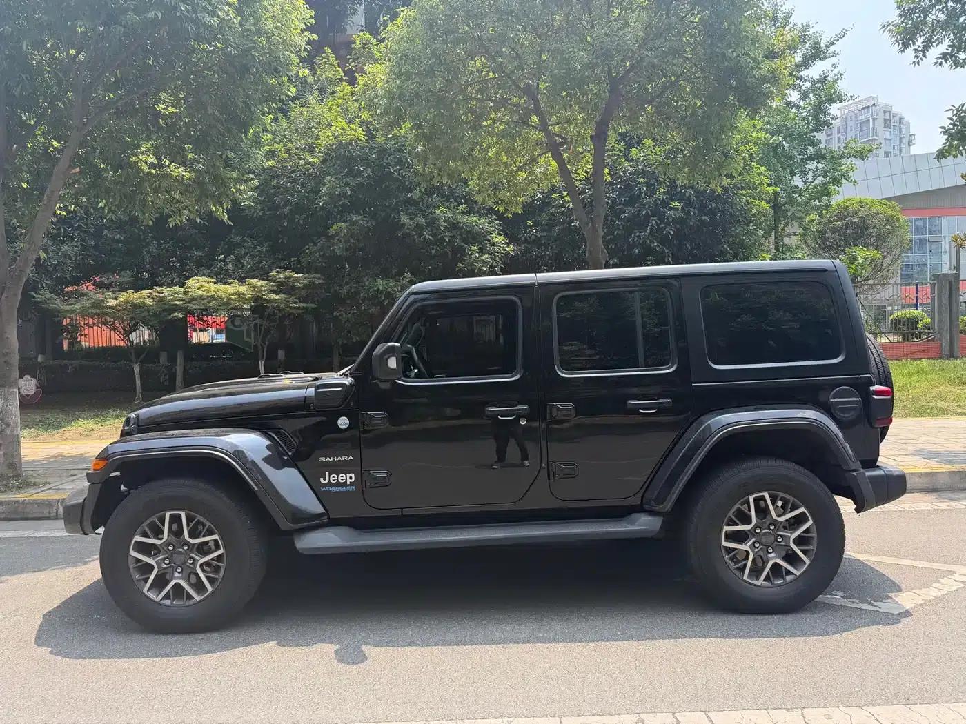 Jeep Wrangler New Energy 2021 Model 4-Door 2.0T 4xe Sahara — миниатюра 2