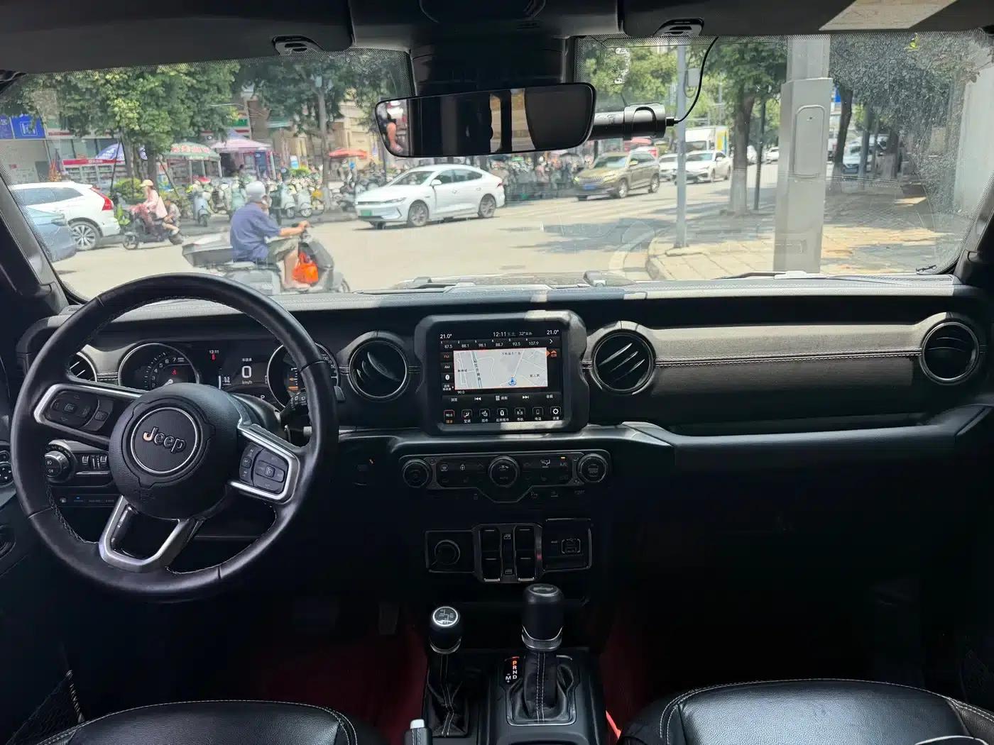 Jeep Wrangler New Energy 2021 Model 4-Door 2.0T 4xe Sahara — миниатюра 11
