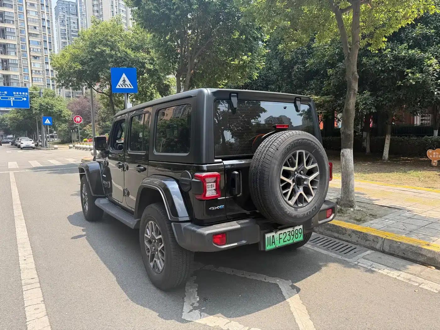 Jeep Wrangler New Energy 2021 Model 4-Door 2.0T 4xe Sahara — миниатюра 3