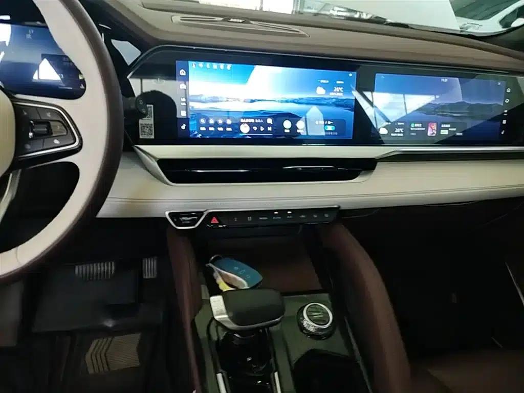 Geely Xingyue L 2021 2.0TD High-Power Automatic Four-Wheel Drive Premium Edition — миниатюра 13