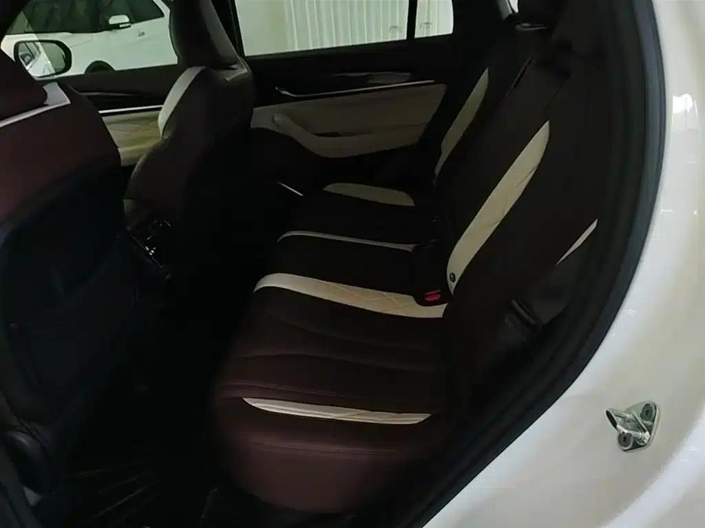 Geely Xingyue L 2021 2.0TD High-Power Automatic Four-Wheel Drive Premium Edition — миниатюра 17