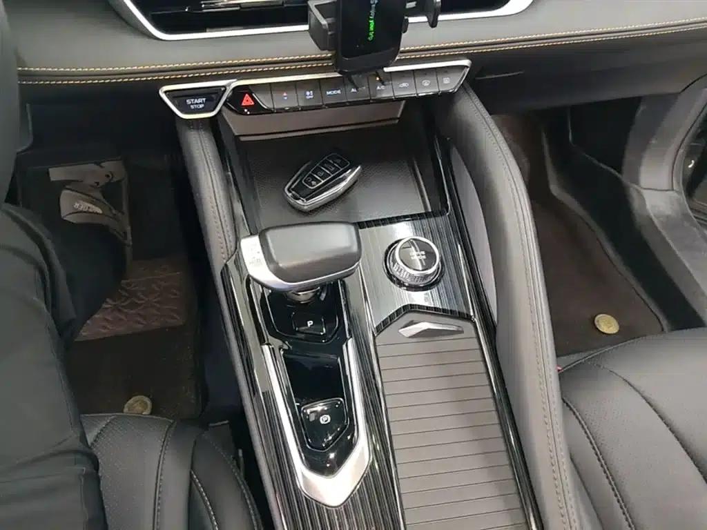 Geely Xingyue L 2024 2.0TD DCT EVO 2WD Long Wind Edition — миниатюра 12