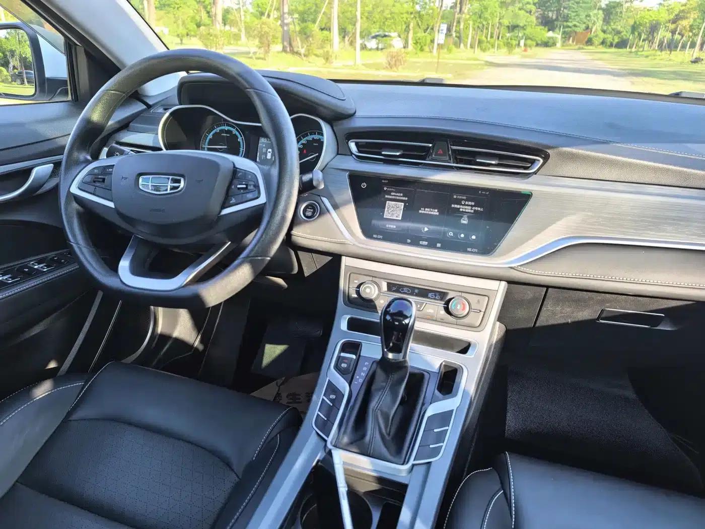 Geely Emgrand 2021 UP 1.5L CVT Luxury Edition — миниатюра 12