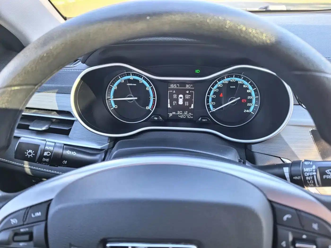 Geely Emgrand 2021 UP 1.5L CVT Luxury Edition — миниатюра 13