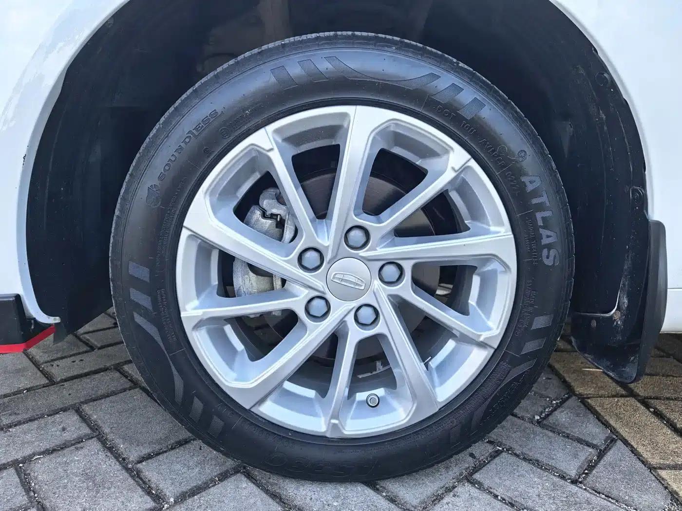 Geely Emgrand 2021 UP 1.5L CVT Luxury Edition — миниатюра 15