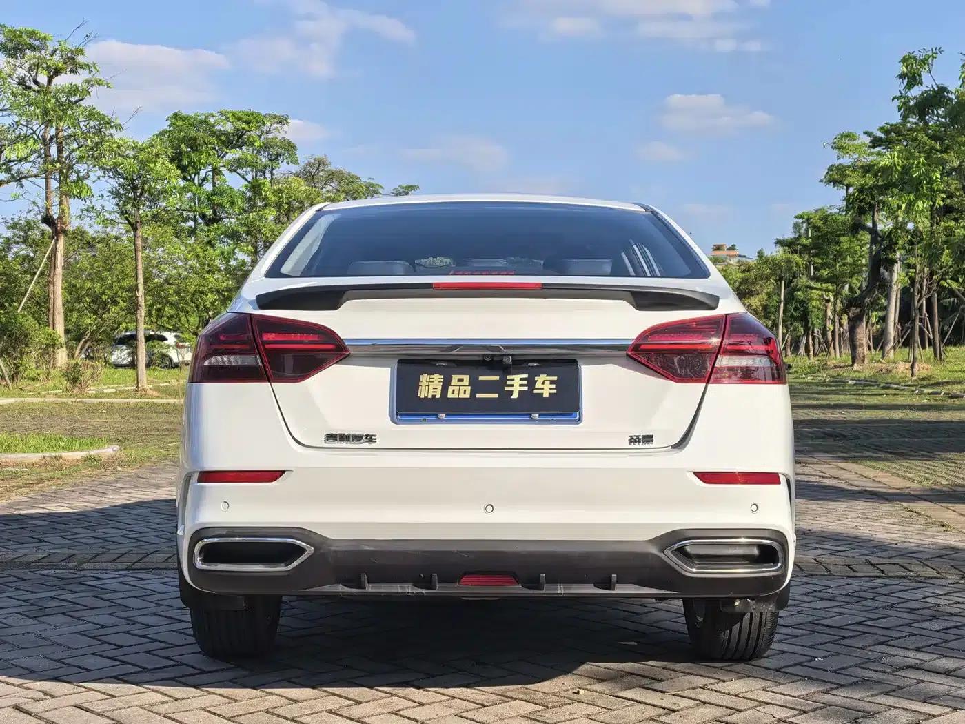 Geely Emgrand 2021 UP 1.5L CVT Luxury Edition — миниатюра 5