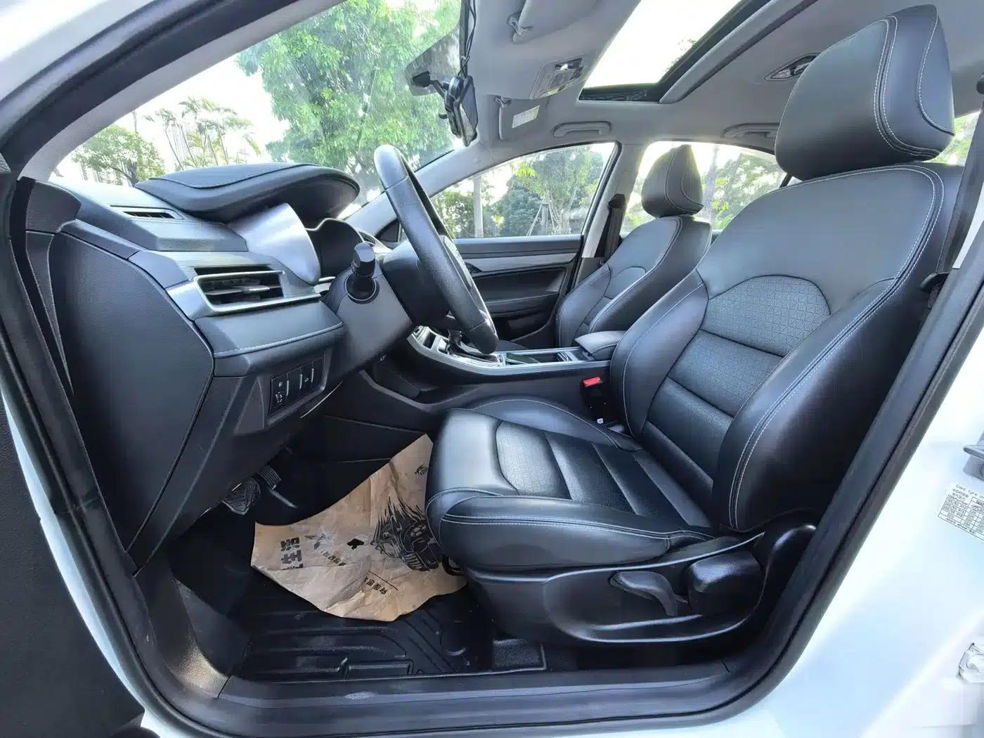 Geely Emgrand 2021 UP 1.5L CVT Luxury Edition — миниатюра 7