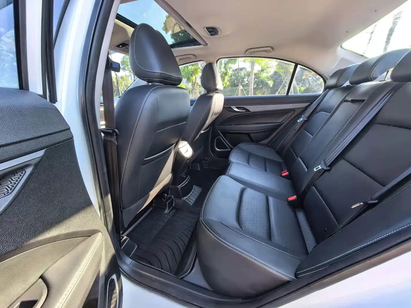 Geely Emgrand 2021 UP 1.5L CVT Luxury Edition — миниатюра 8