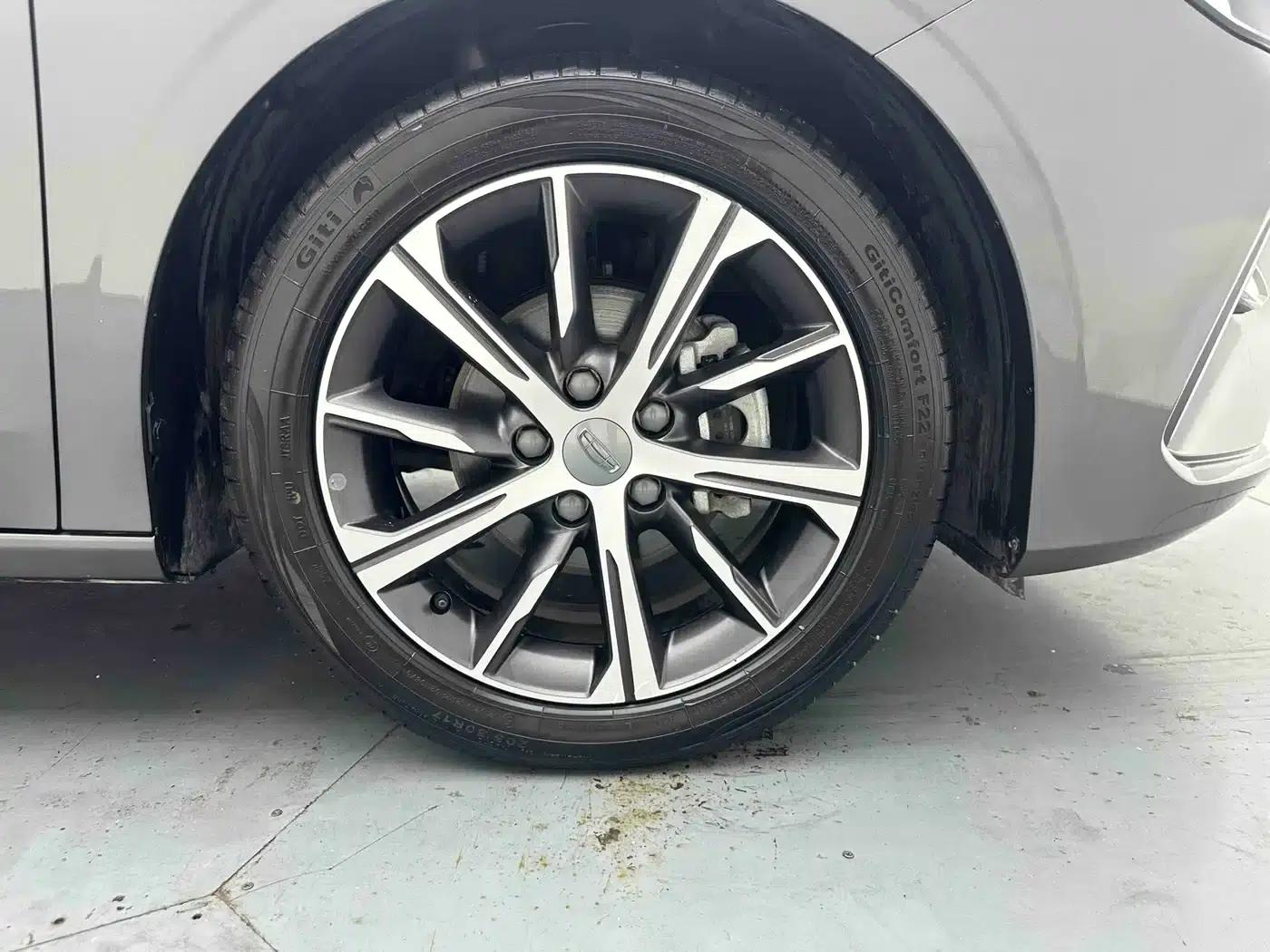 Geely Emgrand 2022 4th Generation 1.5L CVT Flagship Edition — миниатюра 18