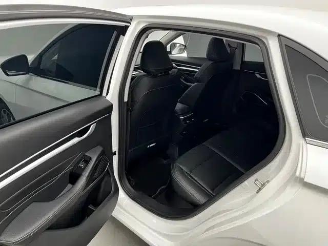Geely Emgrand 2023 4th Generation Champion Edition 1.5L CVT Premium — миниатюра 13