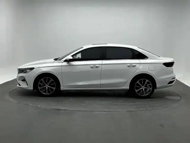 Geely Emgrand 2023 4th Generation Champion Edition 1.5L CVT Premium — миниатюра 3
