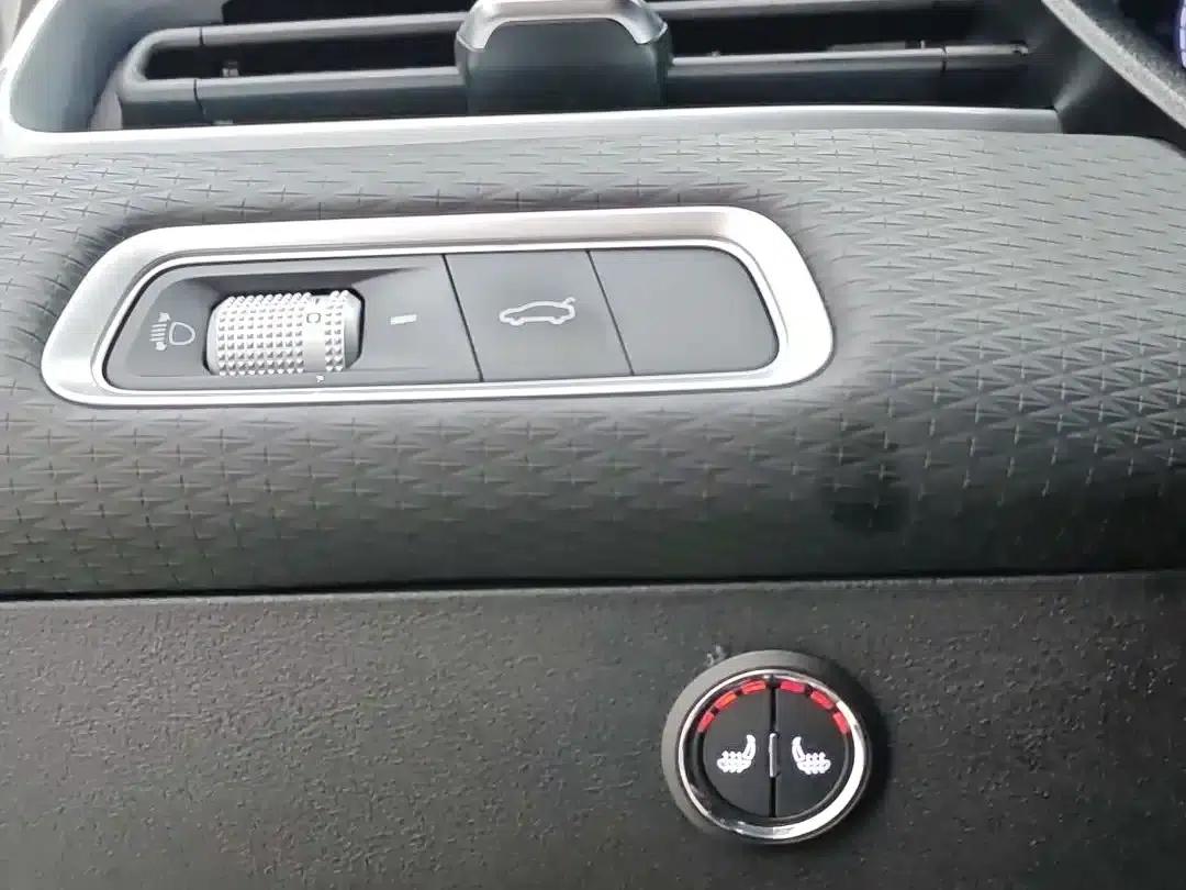 Geely Emgrand 2022 4th Generation 1.5L CVT Premium — миниатюра 15
