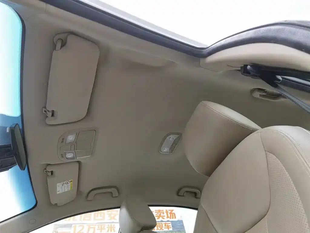 Geely Emgrand 2017 Sedan Million Edition 1.5L CVT Luxury Model — миниатюра 14