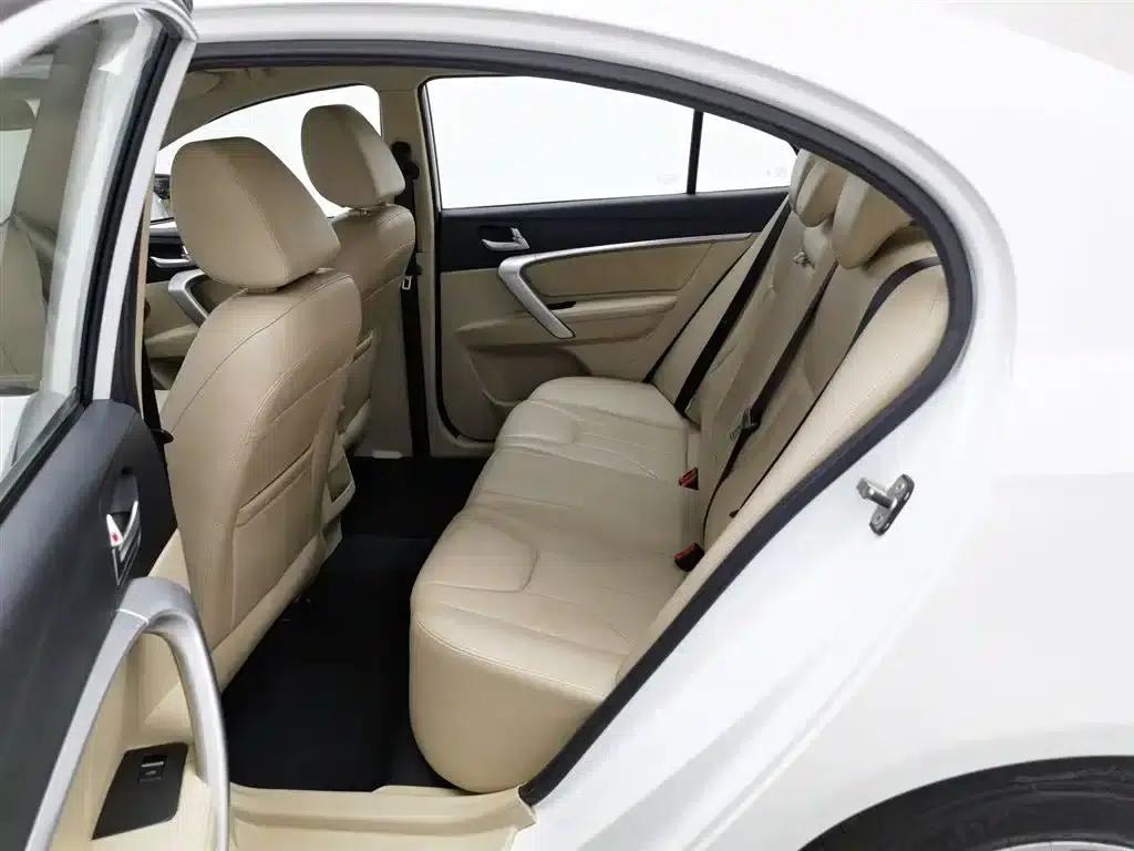Geely Emgrand 2017 Sedan Million Edition 1.5L CVT Luxury Model — миниатюра 15