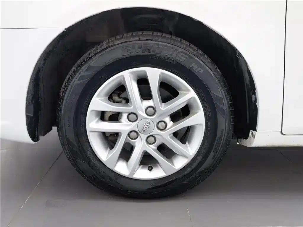 Geely Emgrand 2017 Sedan Million Edition 1.5L CVT Luxury Model — миниатюра 17