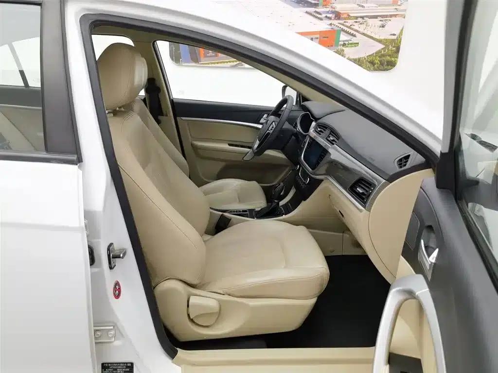 Geely Emgrand 2017 Sedan Million Edition 1.5L CVT Luxury Model — миниатюра 23
