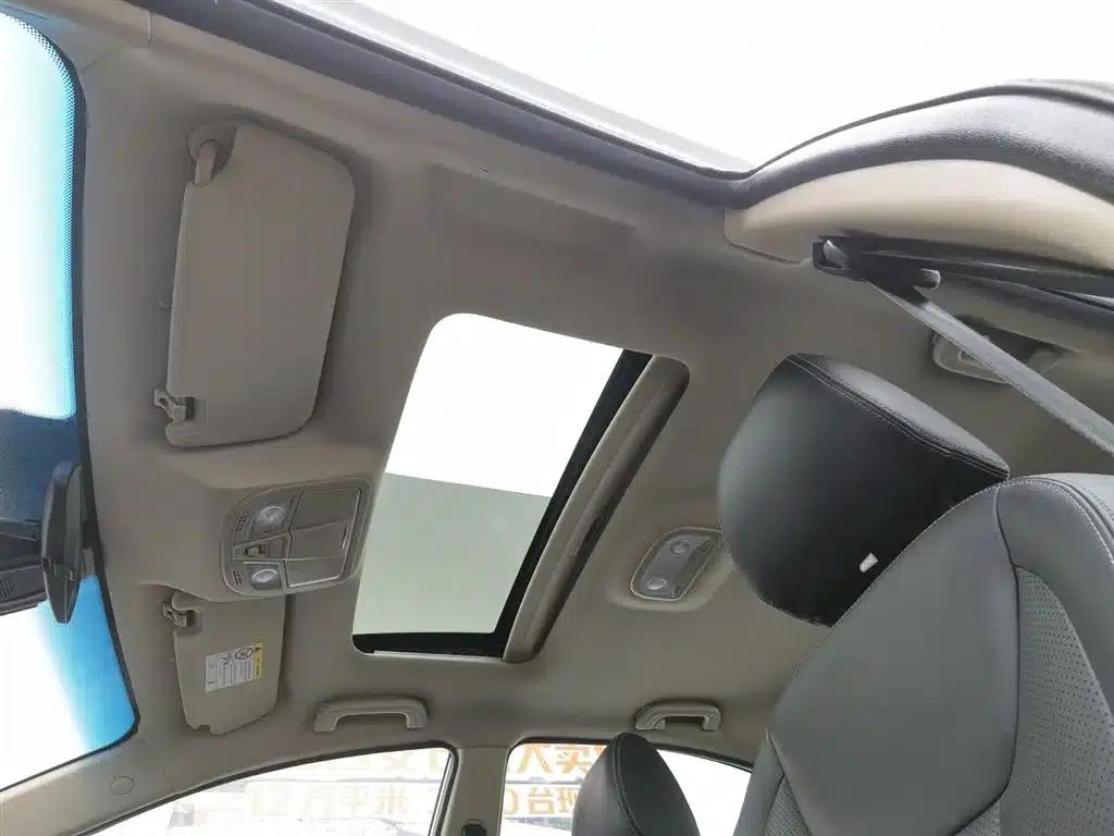 Geely Emgrand 2017 Sedan Million Edition 1.5L Manual Upward Connected Version — миниатюра 14