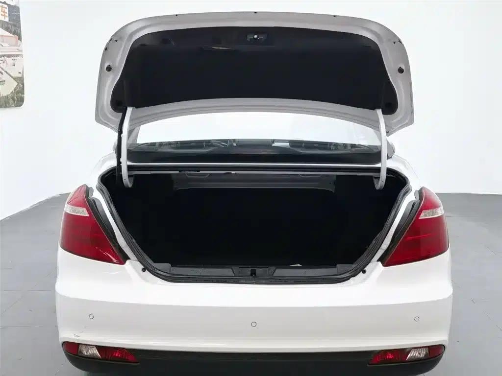 Geely Emgrand 2017 Sedan Million Edition 1.5L Manual Upward Connected Version — миниатюра 16