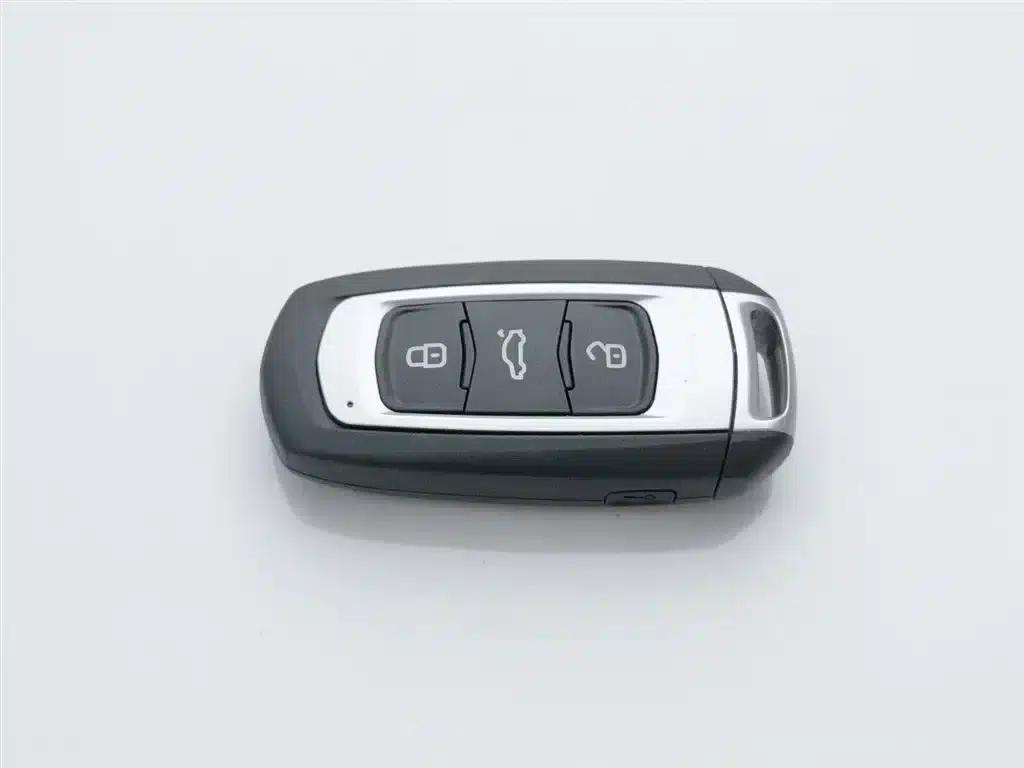 Geely Emgrand 2017 Sedan Million Edition 1.5L Manual Upward Connected Version — миниатюра 19