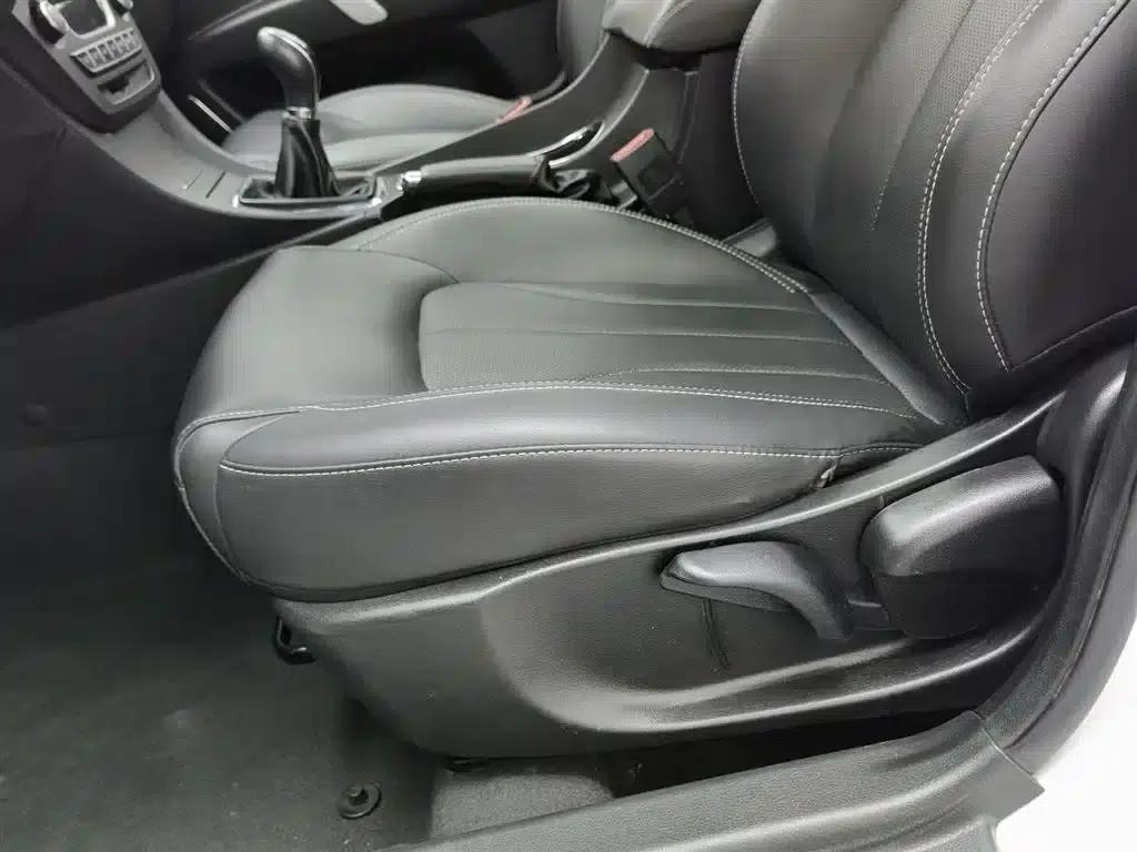 Geely Emgrand 2017 Sedan Million Edition 1.5L Manual Upward Connected Version — миниатюра 20