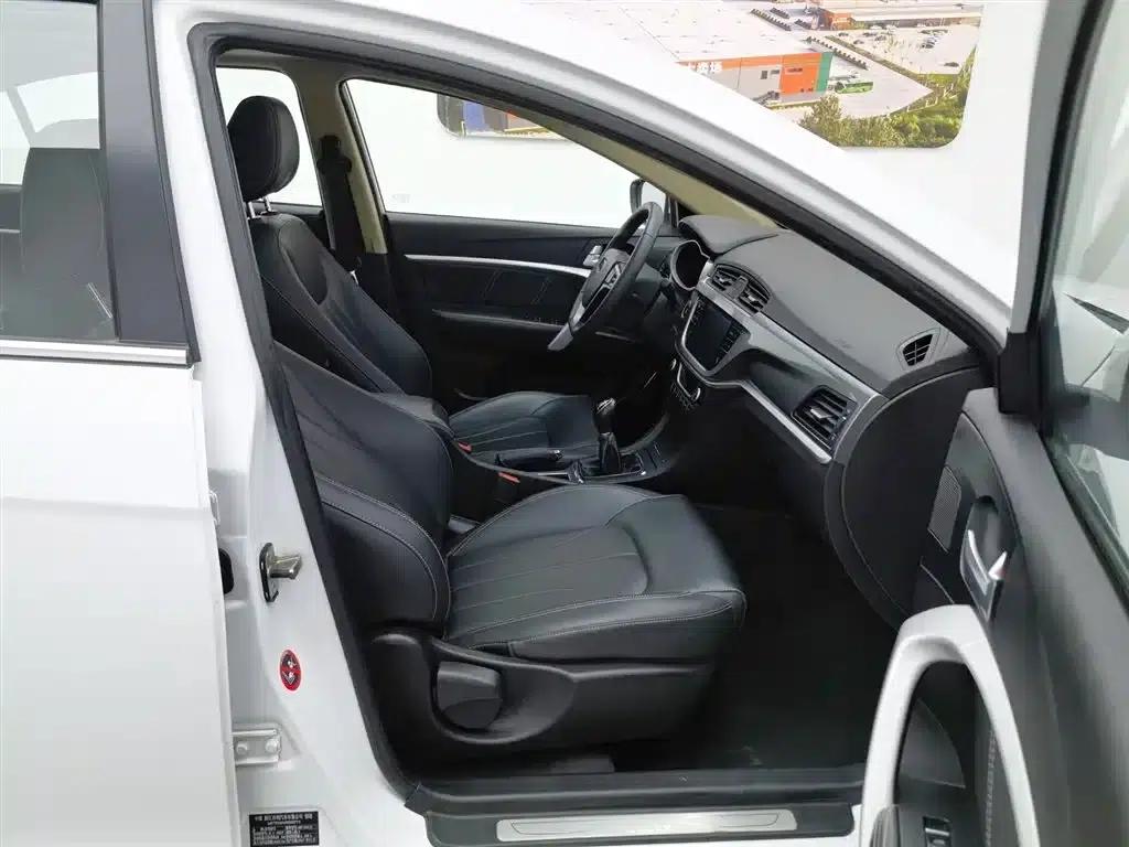 Geely Emgrand 2017 Sedan Million Edition 1.5L Manual Upward Connected Version — миниатюра 23