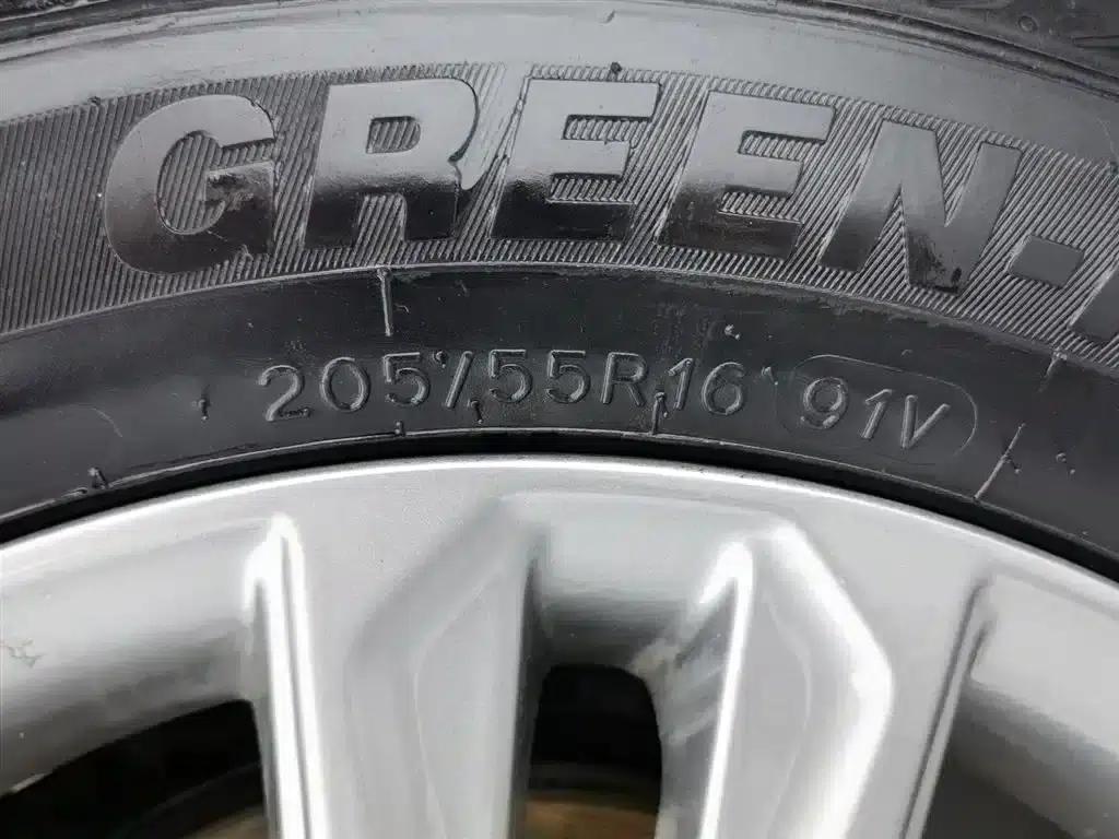 Geely Emgrand 2017 Sedan Million Edition 1.5L Manual Upward Connected Version — миниатюра 24
