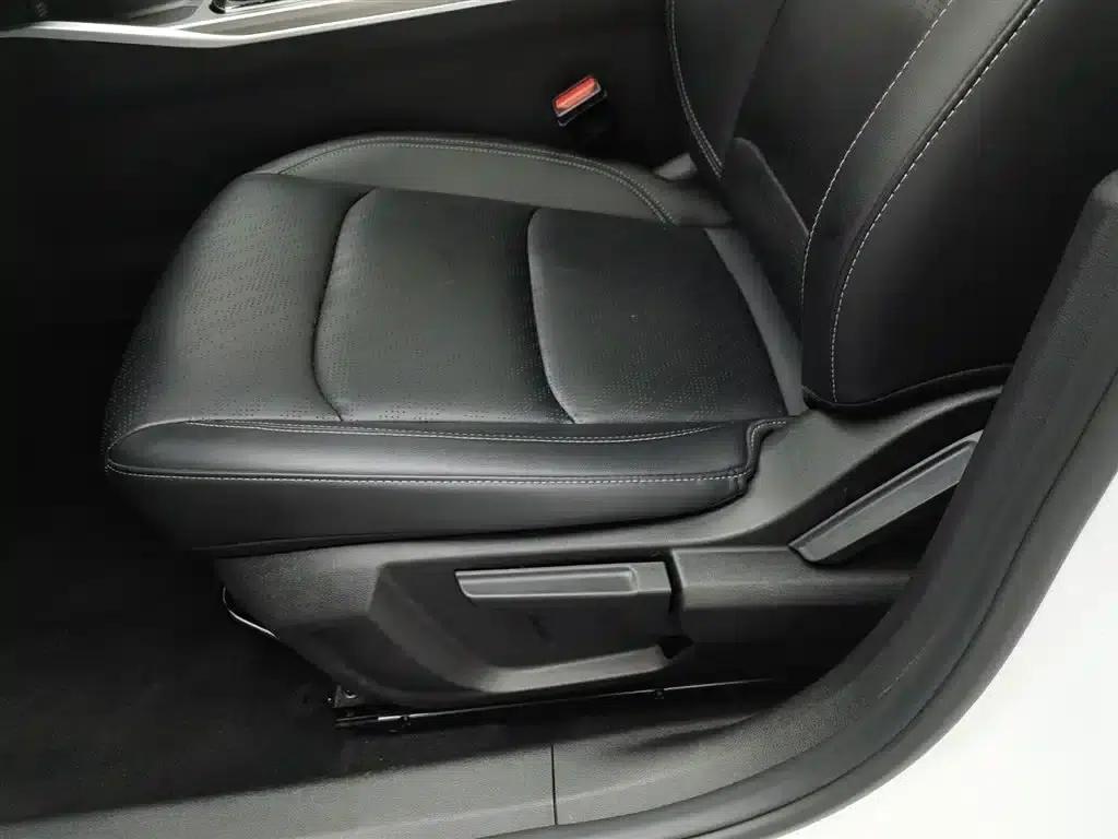 Geely Emgrand 2023 4th Generation Champion Edition 1.5L CVT Premium — миниатюра 20