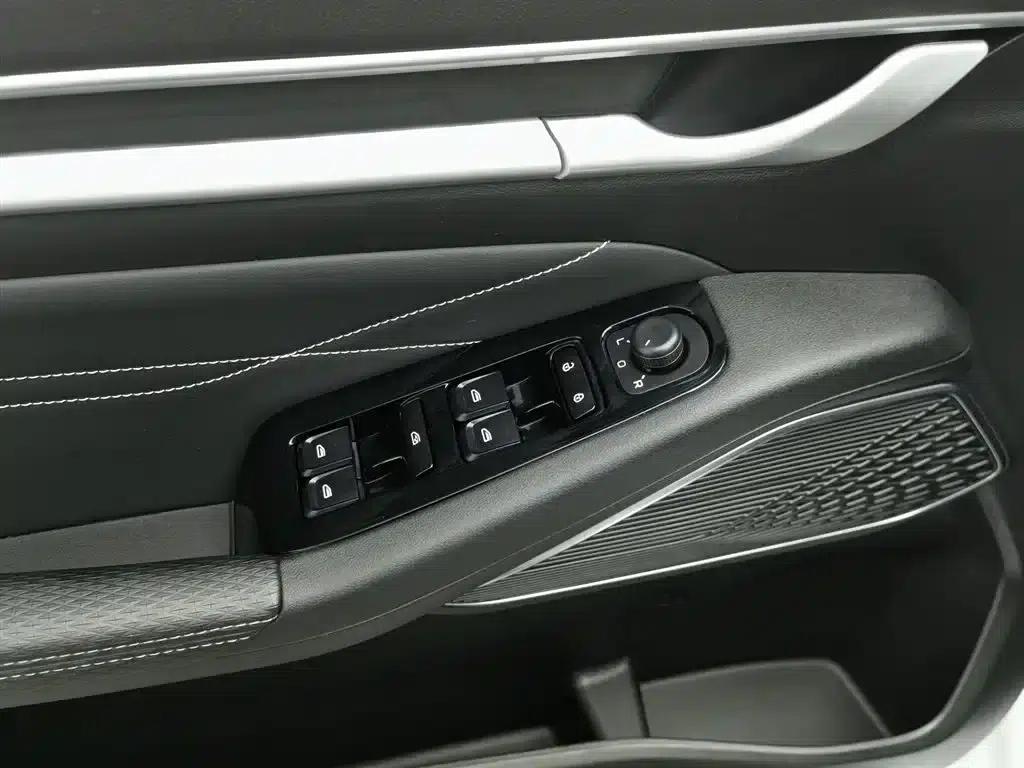 Geely Emgrand 2023 4th Generation Champion Edition 1.5L CVT Premium — миниатюра 9