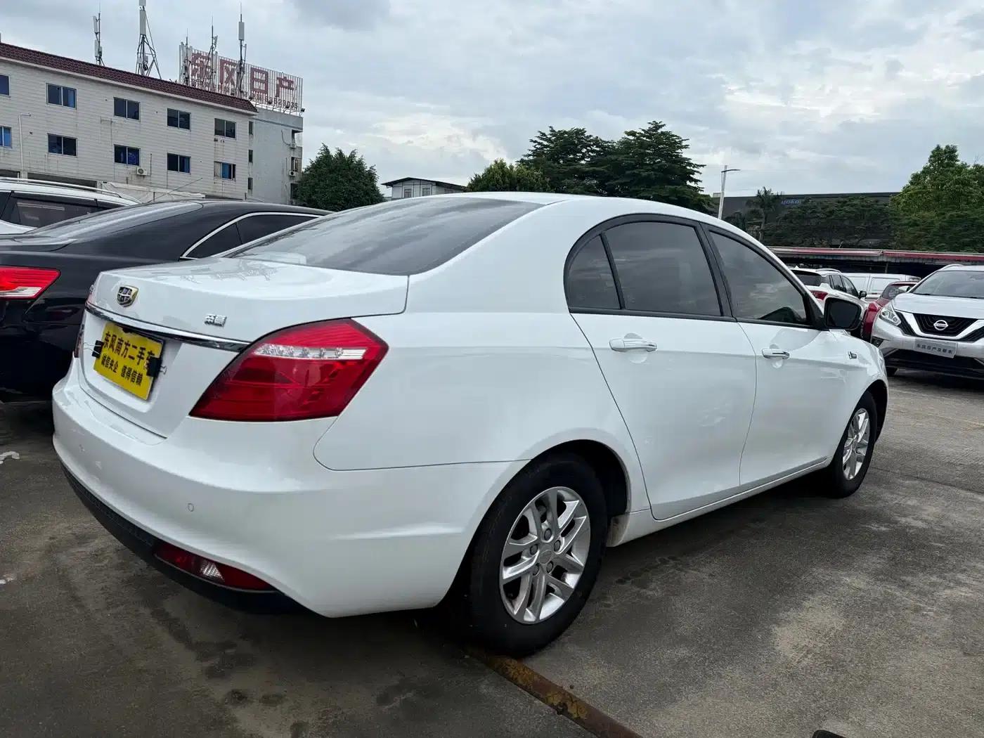 Geely Emgrand 2017 Sedan Million Edition 1.5L CVT Luxury Model — миниатюра 11