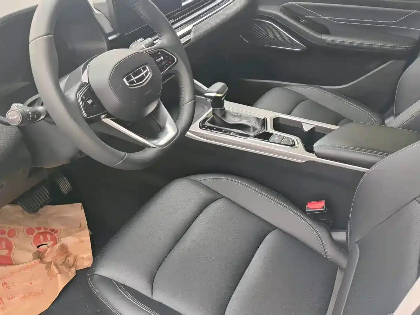 Geely Emgrand 2022 4th Generation 1.5L CVT Luxury Edition — миниатюра 4