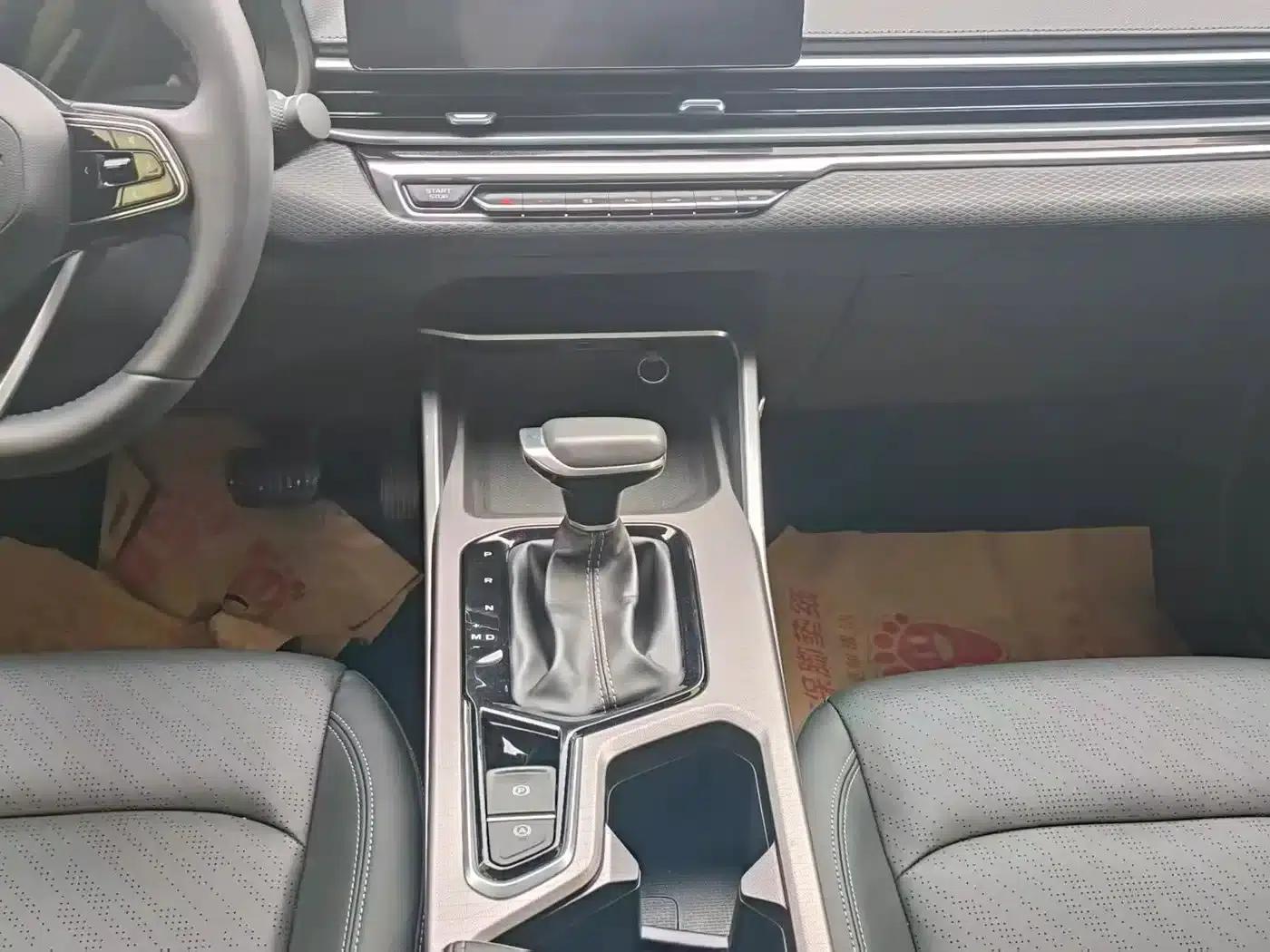 Geely Emgrand 2022 4th Generation 1.5L CVT Luxury Edition — миниатюра 8