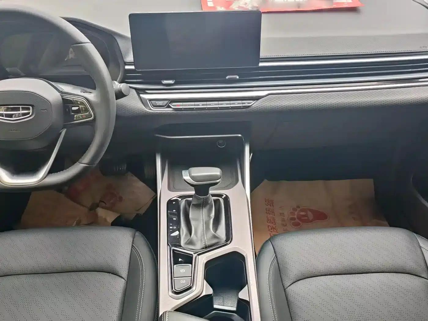Geely Emgrand 2022 4th Generation 1.5L CVT Luxury Edition — миниатюра 10