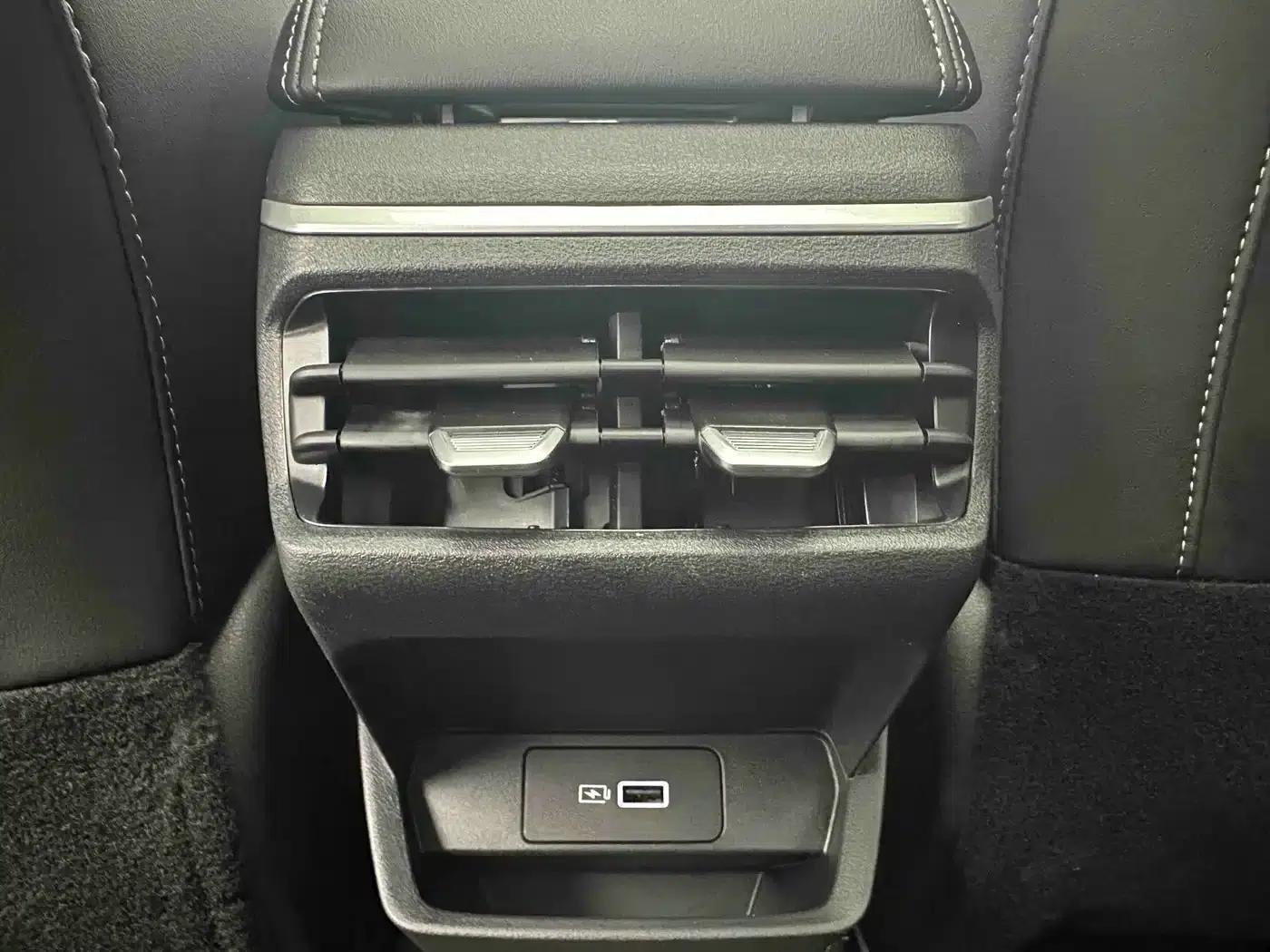 Geely Emgrand 2023 4th Generation Champion Edition 1.5L CVT Premium — миниатюра 12