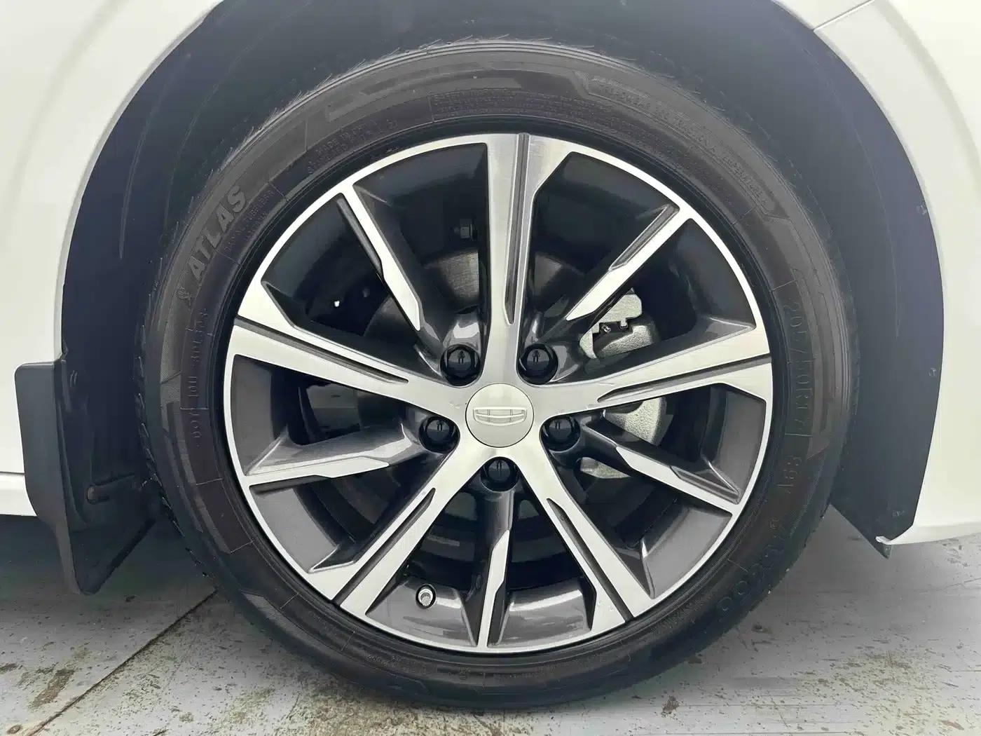 Geely Emgrand 2023 4th Generation Champion Edition 1.5L CVT Premium — миниатюра 18