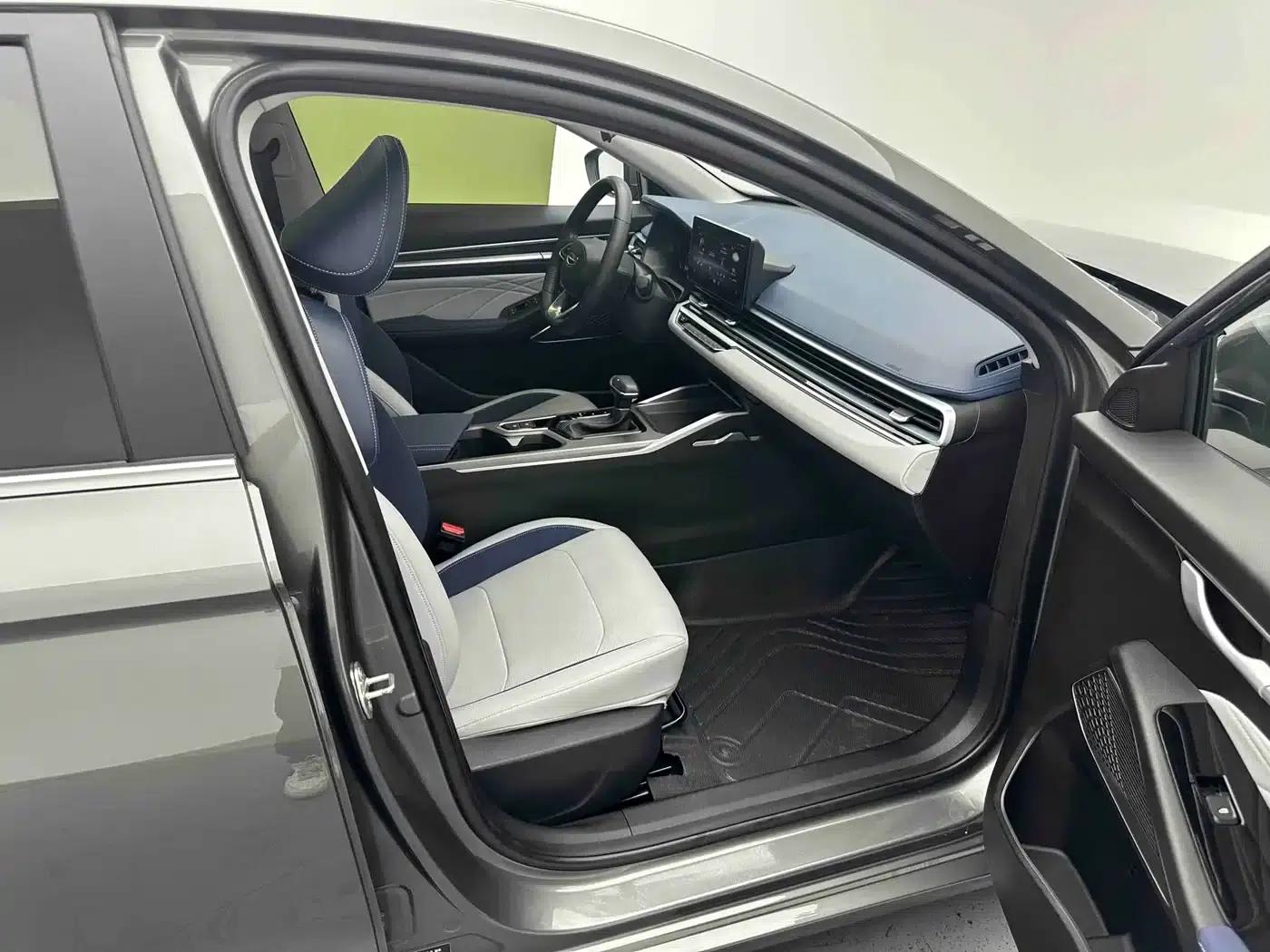 Geely Emgrand 2022 4th Generation 1.5L CVT Flagship Edition — миниатюра 7