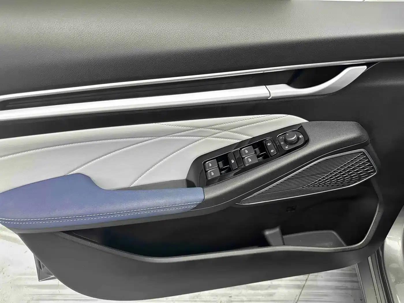 Geely Emgrand 2022 4th Generation 1.5L CVT Flagship Edition — миниатюра 9