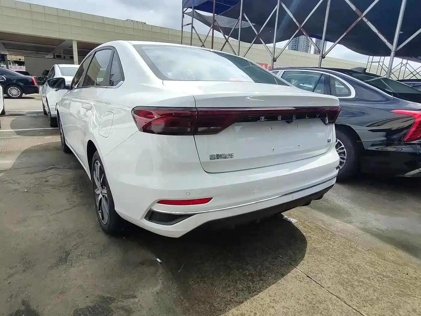 Geely Emgrand 2022 4th Generation 1.5L CVT Premium — миниатюра 12