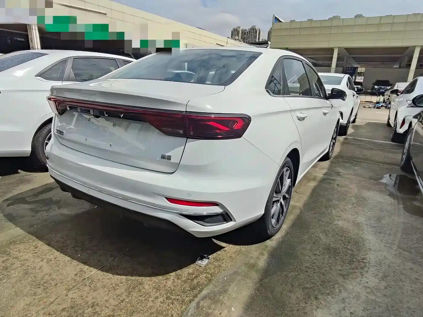 Geely Emgrand 2022 4th Generation 1.5L CVT Premium — миниатюра 13