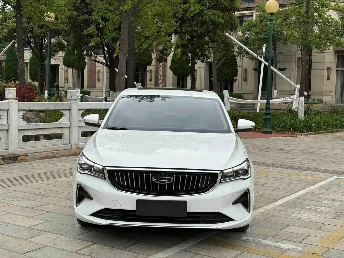 Geely Emgrand 2022 4th Generation 1.5L CVT Luxury Edition — миниатюра 2