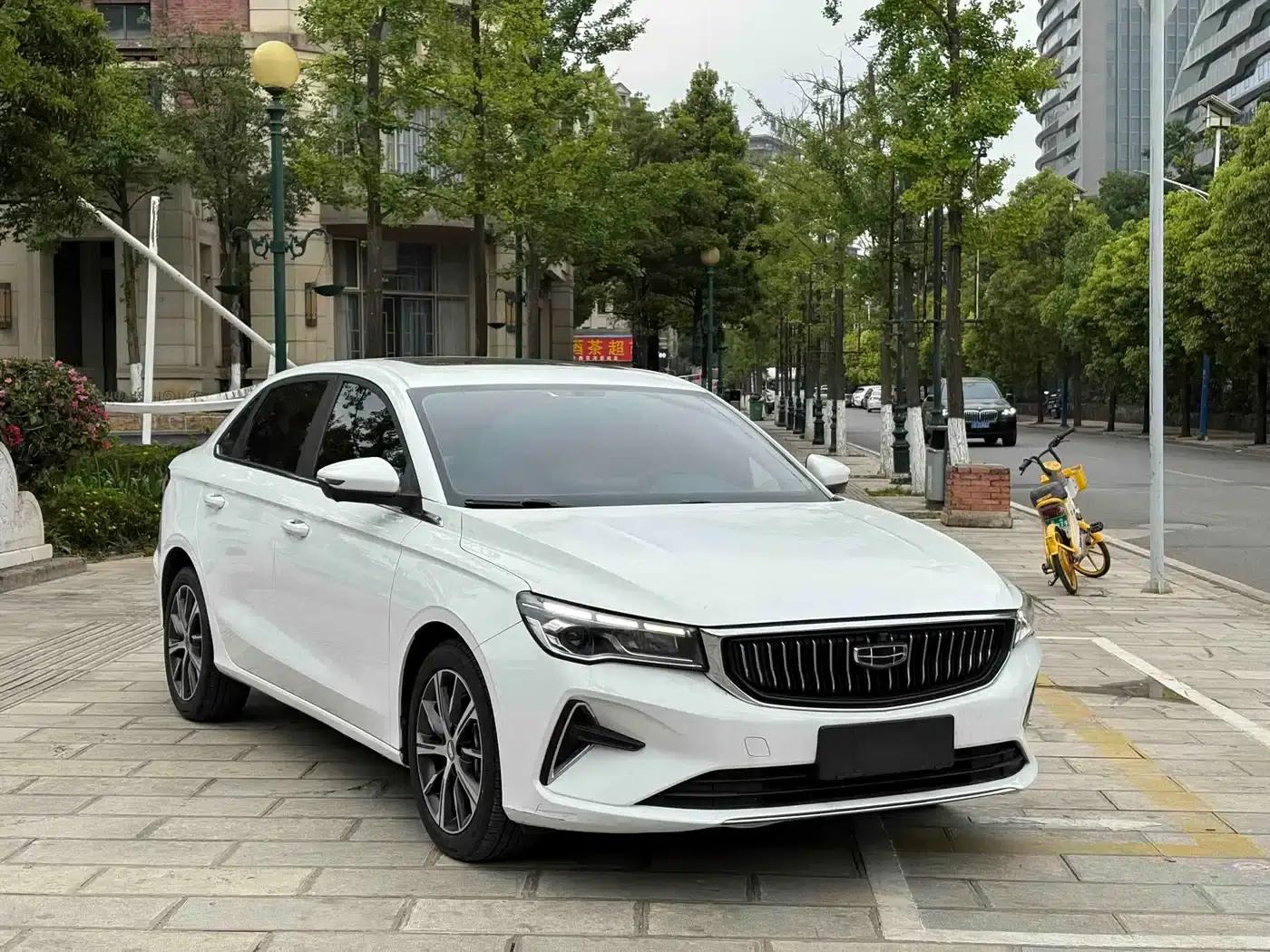 Geely Emgrand 2022 4th Generation 1.5L CVT Luxury Edition — миниатюра 3