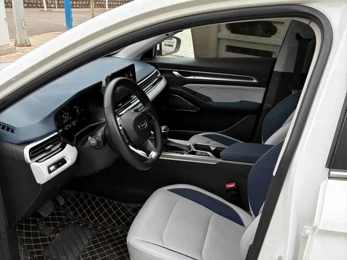 Geely Emgrand 2022 4th Generation 1.5L CVT Luxury Edition — миниатюра 4